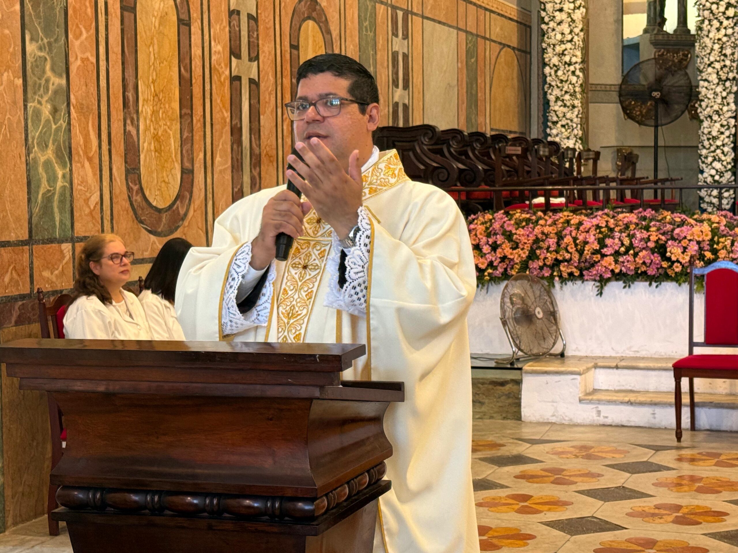Cônego Elison Silva. Foto: Carlos Wilker. 