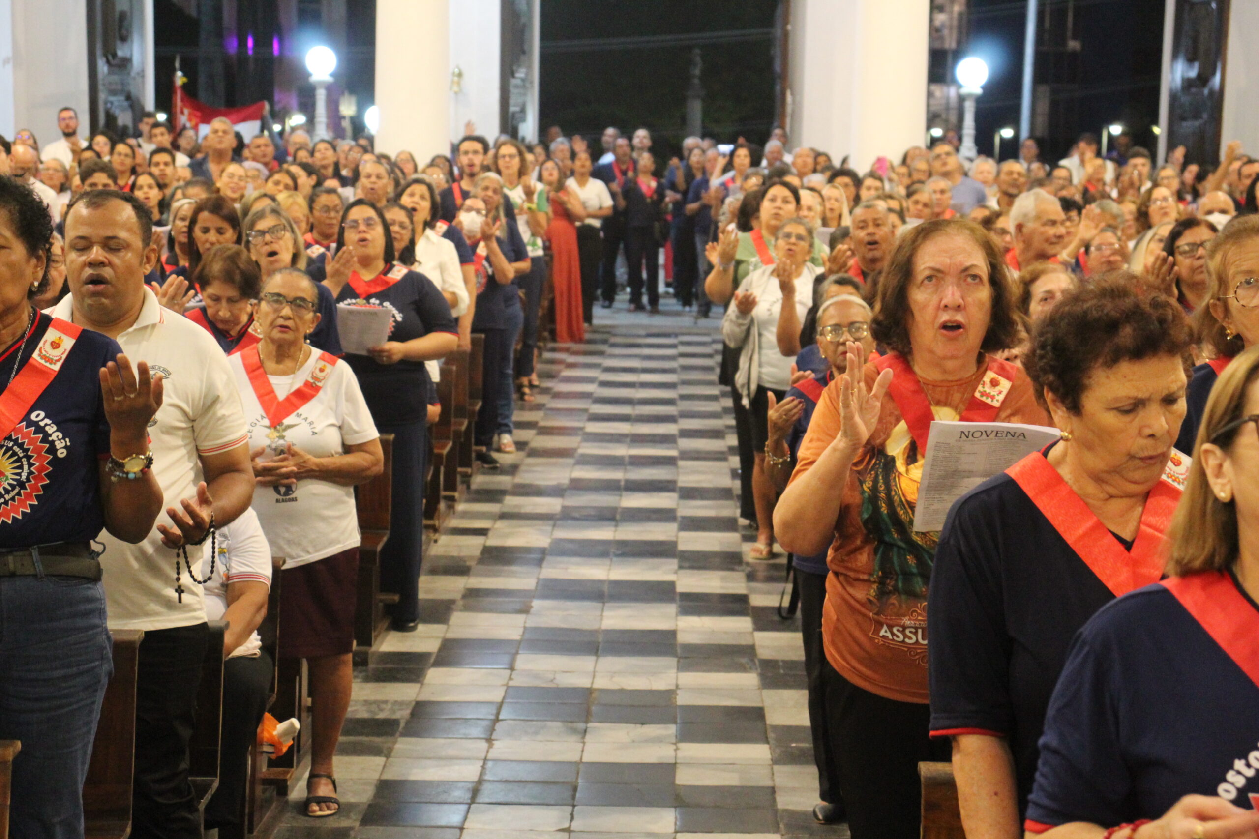 5ª noite de Festa à Nossa Senhora dos Prazeres teve presença de membros do Apostolado da Oração, Legião de Maria e Pastoral da Criança. Foto: Mickael Douglas.