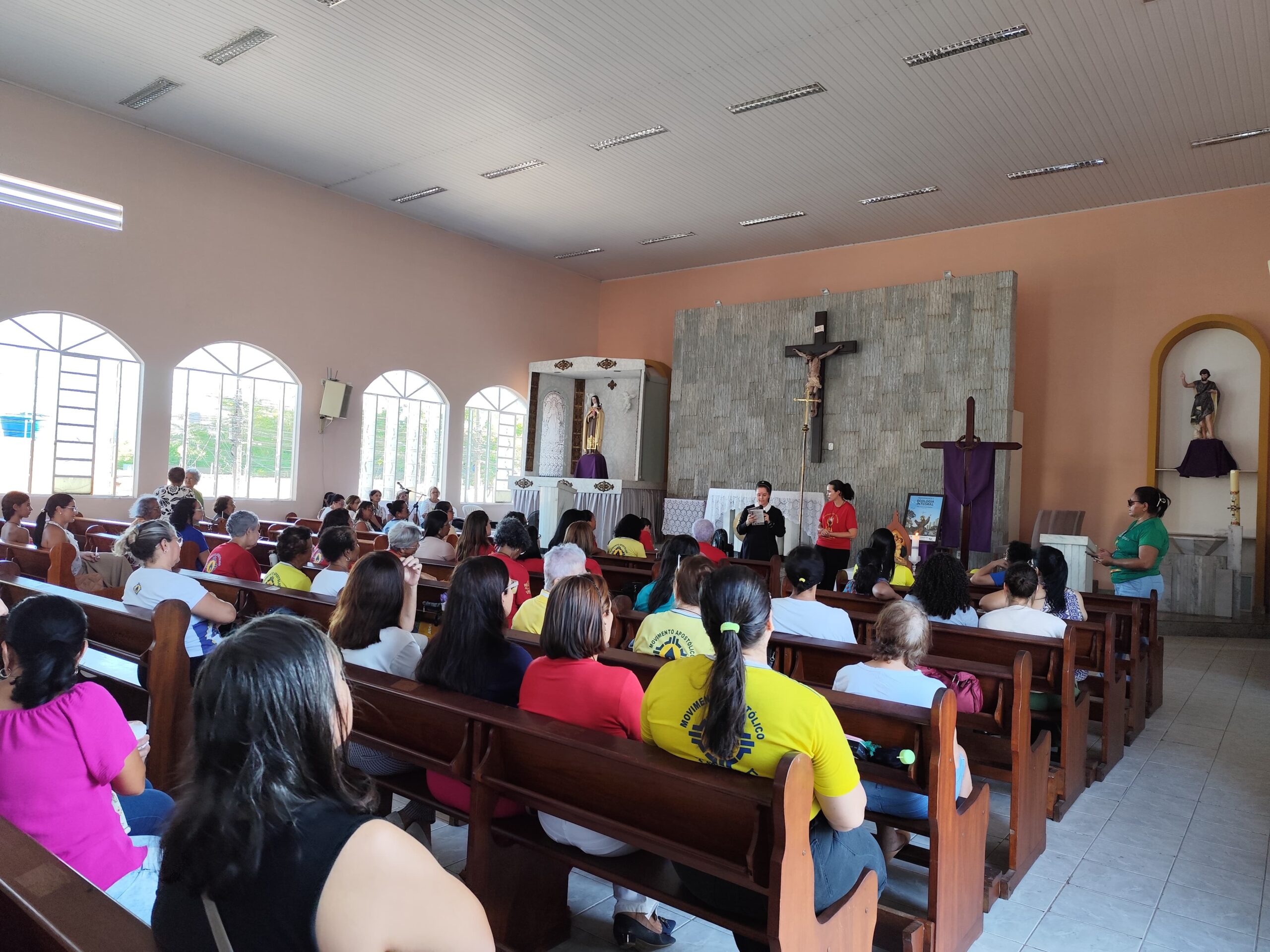 Para as mulheres do Movimento, a mulher que ora está unida a Deus na vida da igreja. Foto: Ellen Aneska, agente da Pascom da Paróquia Santa Terezinha.