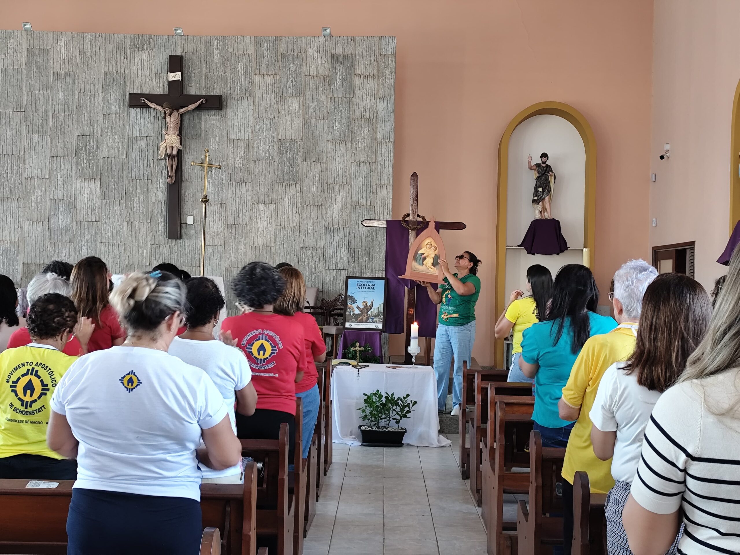 Para as mulheres do Movimento, a mulher que ora está unida a Deus na vida da igreja. Foto: Ellen Aneska, agente da Pascom da Paróquia Santa Terezinha.