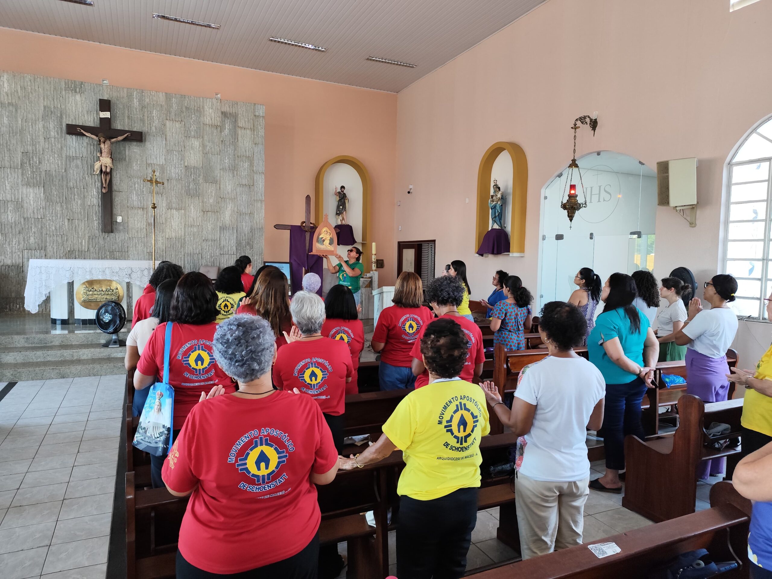 Para as mulheres do Movimento, a mulher que ora está unida a Deus na vida da igreja. Foto: Ellen Aneska, agente da Pascom da Paróquia Santa Terezinha.