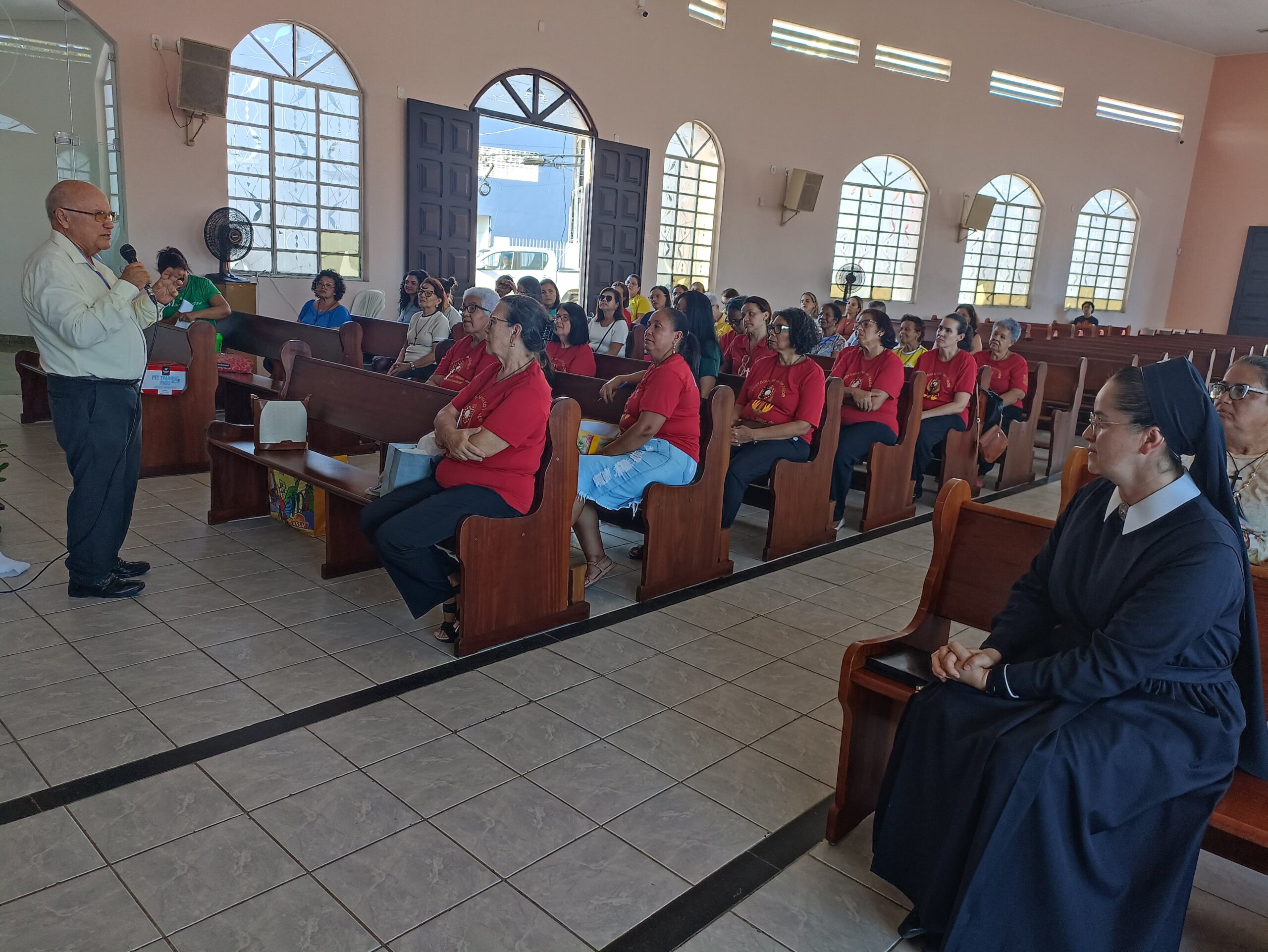 Para as mulheres do Movimento, a mulher que ora está unida a Deus na vida da igreja. Foto: Amélia Sandes, agente da Pascom da Paróquia Santa Terezinha.