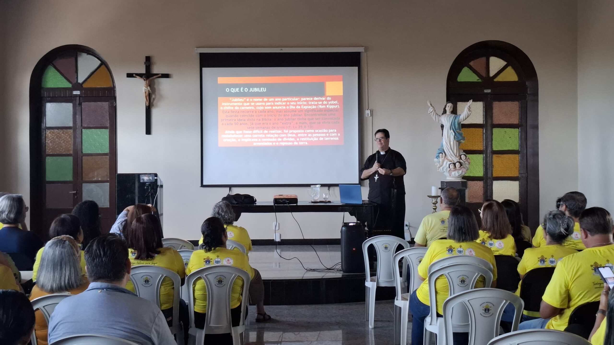 Arquidiocese de Maceió promove encontro de espiritualidade com leigos e leigas e conduzido pelo arcebispo Dom Beto Breis. Foto: Suzana Lima.
