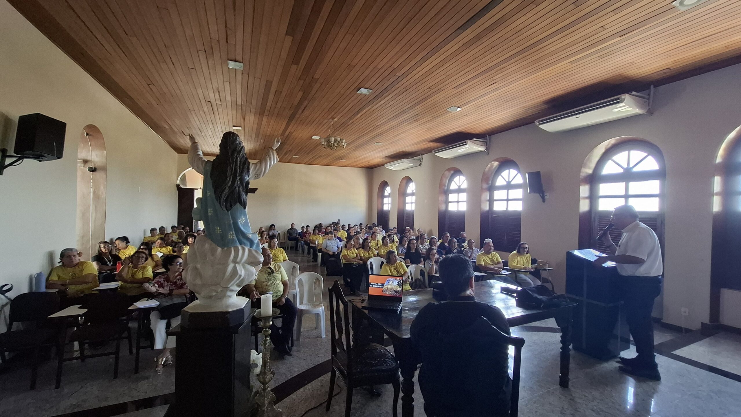 Arquidiocese de Maceió promove encontro de espiritualidade com leigos e leigas e conduzido pelo arcebispo Dom Beto Breis. Foto: Suzana Lima.