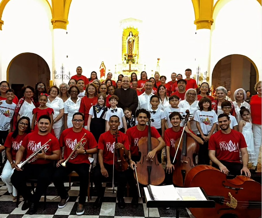 Coro Prisma no Concerto de Natal na Paróquia Universitária Santa Teresinha de Lisieux.