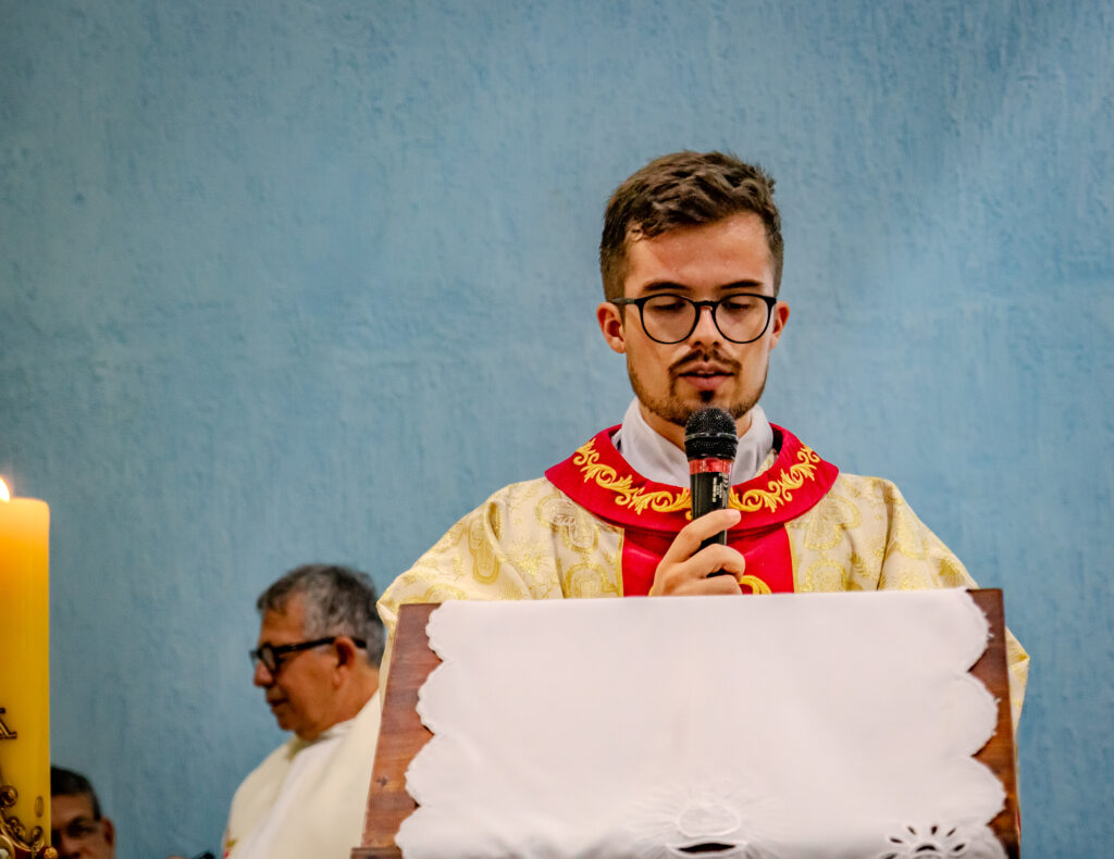Lucas Cordeiro foi ordenado diácono em Satuba. Foto: Carlos Wilker.