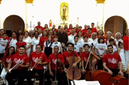 Coro Prisma no Concerto de Natal na Paróquia Universitária Santa Teresinha de Lisieux.